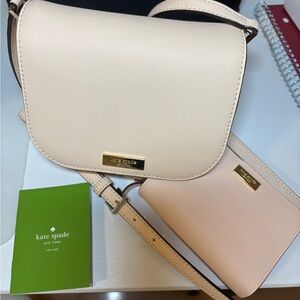 Kate Spade Crossbody Purse with Matching Wallet
BRAND NEW NEVER USED